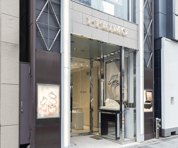 アイプリモ新宿店の外観