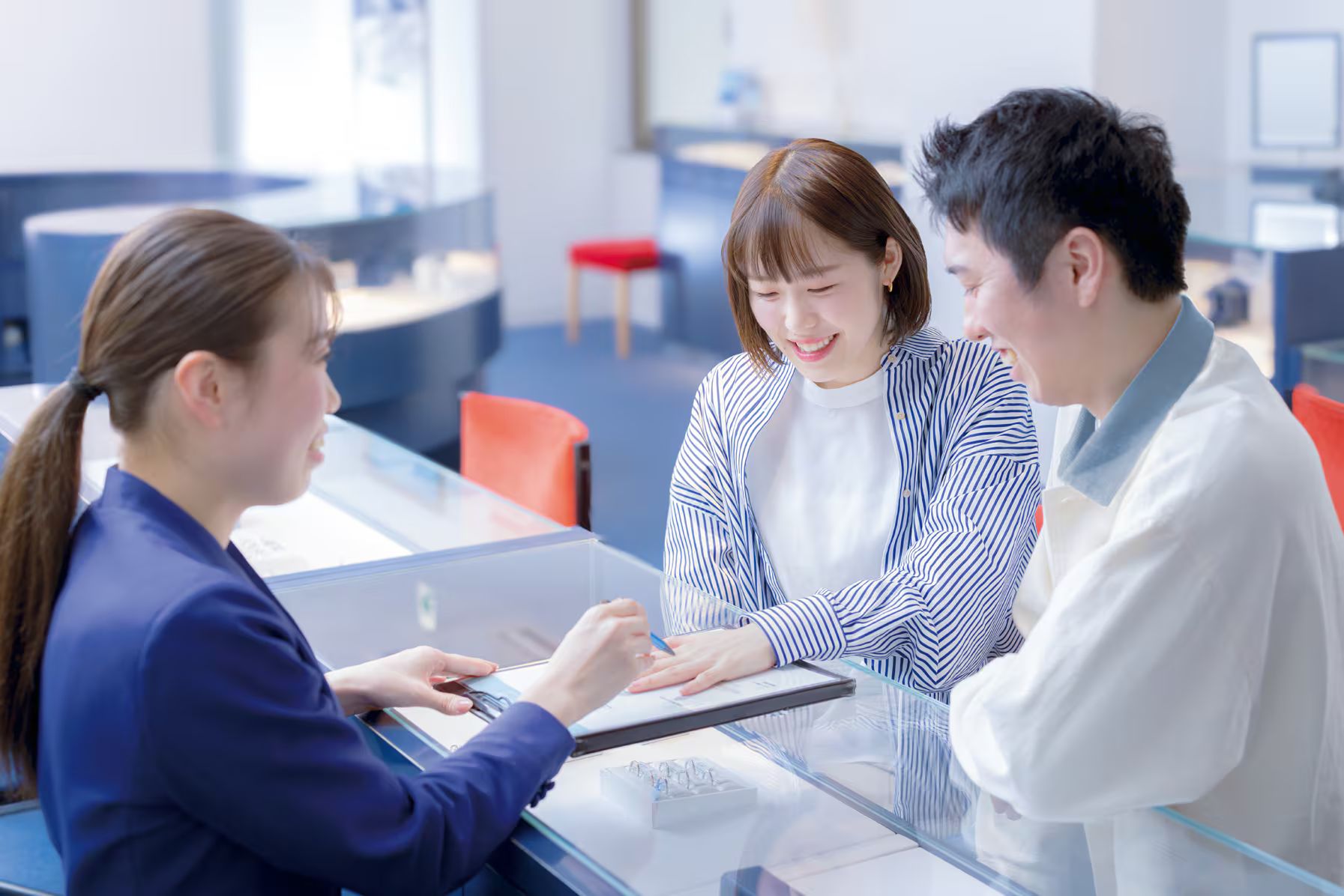 銀座ダイヤモンドシライシのパーフェクトフィット診断の様子